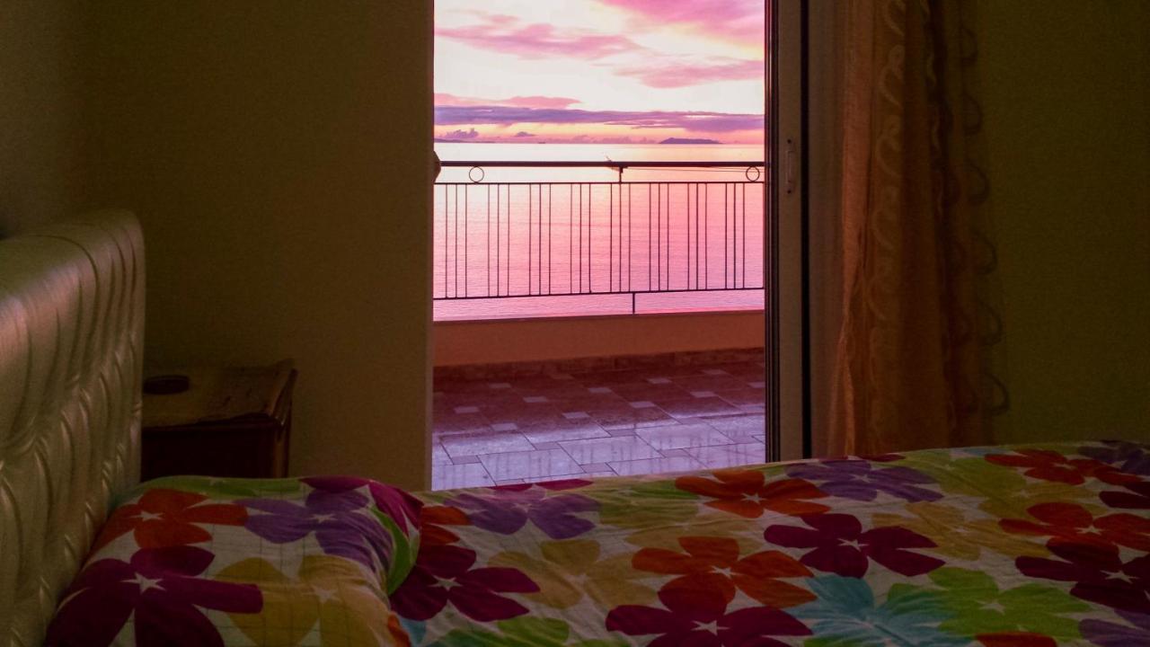 Sina Apartments Saranda Kültér fotó